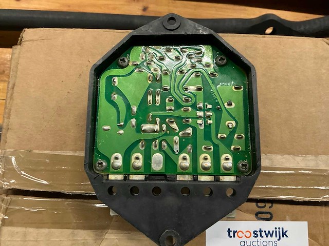 Spanningsregelaar (4x) - afbeelding 2 van  6