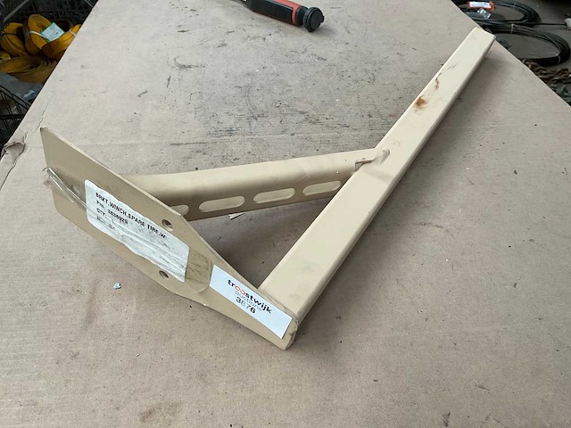 Spare winch bracket - afbeelding 1 van  3