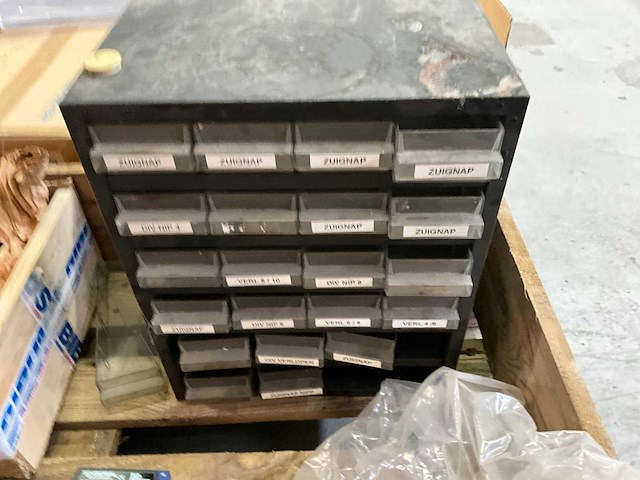 Spareparts - afbeelding 4 van  4