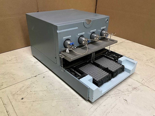 Spark ace 725 automatische cartridgewisselaar - afbeelding 1 van  6