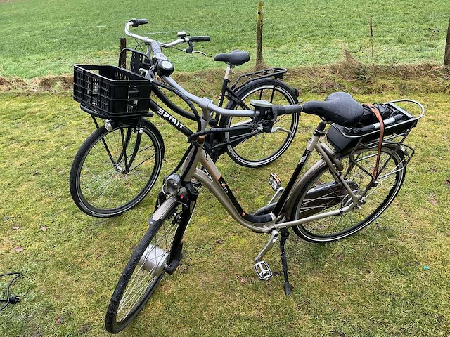 Sparta en spirit elektrische fiets en normale fiets (2x) - afbeelding 2 van  7