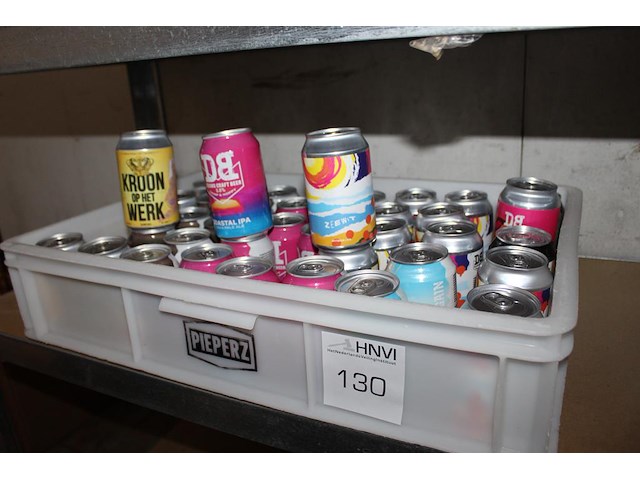 Speciaal bieren blik in krat. ruim 35 stuks. - afbeelding 1 van  2