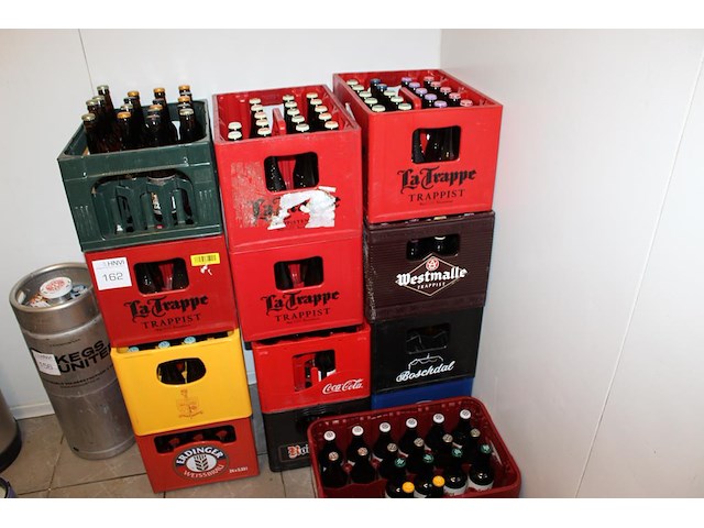 Speciaal bieren in 12 kratten w.o. la trappe, westmalle, chimay, t krut, etc. ca. 200 flessen. - afbeelding 1 van  3