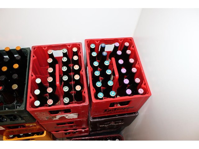 Speciaal bieren in 12 kratten w.o. la trappe, westmalle, chimay, t krut, etc. ca. 200 flessen. - afbeelding 2 van  3