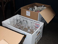 Speciaalbierglazen in diverse uitvoeringen in 2 dozen. - afbeelding 2 van  2