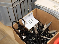 Speciaalscharen in doos. - afbeelding 2 van  2