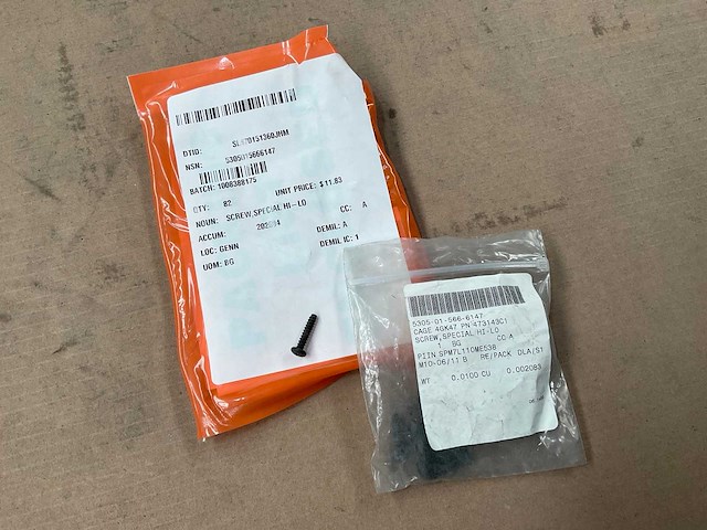 Special screw (82x) - afbeelding 1 van  2