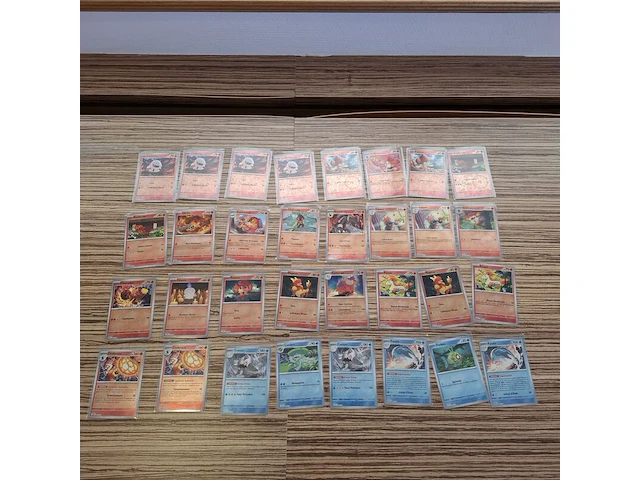 Speciale glimmende italiaanse pókemon-kaarten - afbeelding 1 van  8