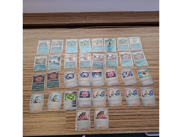 Speciale glimmende italiaanse pókemon-kaarten - afbeelding 8 van  8