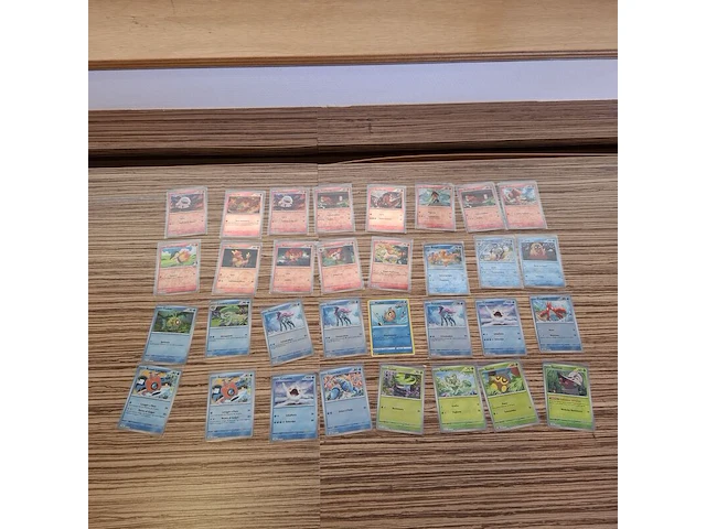 Speciale glimmende italiaanse pókemon-kaarten - afbeelding 1 van  5