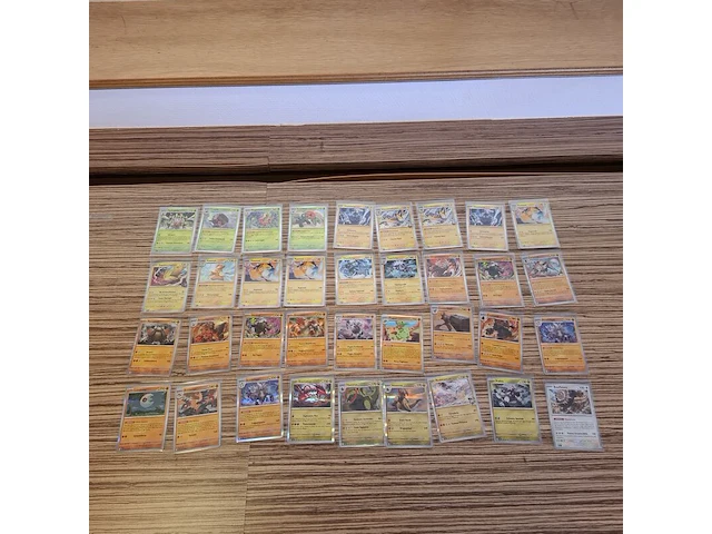 Speciale glimmende italiaanse pókemon-kaarten - afbeelding 2 van  4