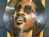 Speciale picture disc-vinylplaat met een portret van stevie wonder