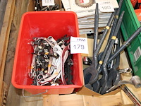 Speciale ring- en steeksleutels in kunststof bak en doos. - afbeelding 1 van  2