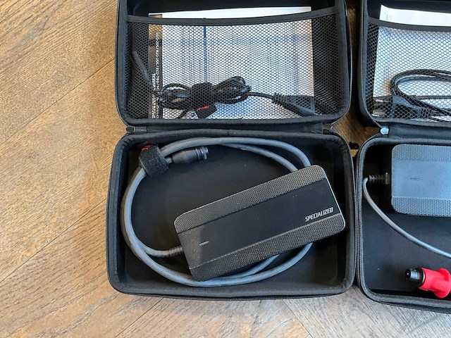 Specialized battery charger 48v (3x) - afbeelding 3 van  5