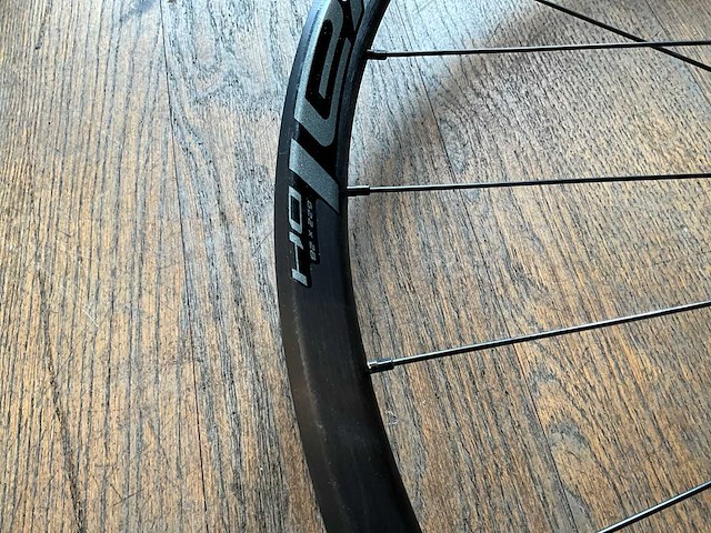 Specialized demo racer rear wiel 19 wwh - afbeelding 4 van  4