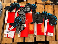 Specialized diverse kinder fetshandschoenen (8x) - afbeelding 1 van  1