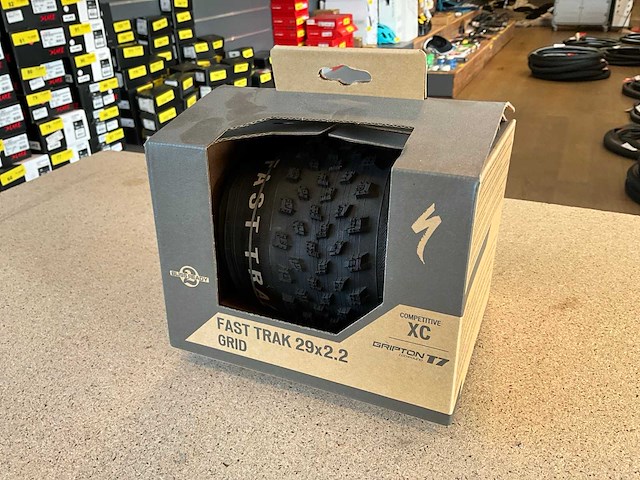 Specialized fast trak grid fietsband - 29x2.2 (3x) - afbeelding 1 van  4