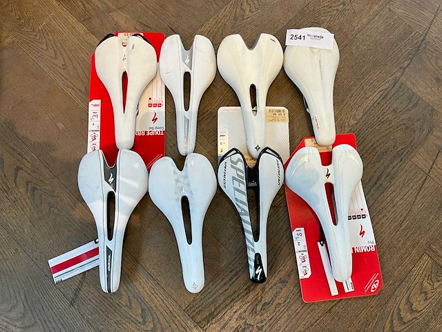 Specialized fietszadel (8x) - afbeelding 1 van  5