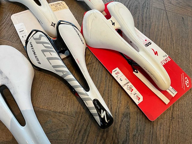 Specialized fietszadel (8x) - afbeelding 3 van  5
