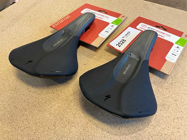 Specialized phenom comp w/mimic zadel - 155mm (2x) - afbeelding 2 van  3