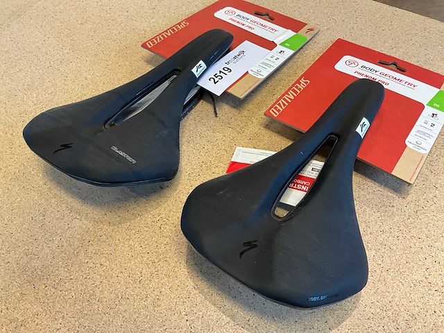 Specialized phenom pro zadel - 155mm (2x) - afbeelding 2 van  3