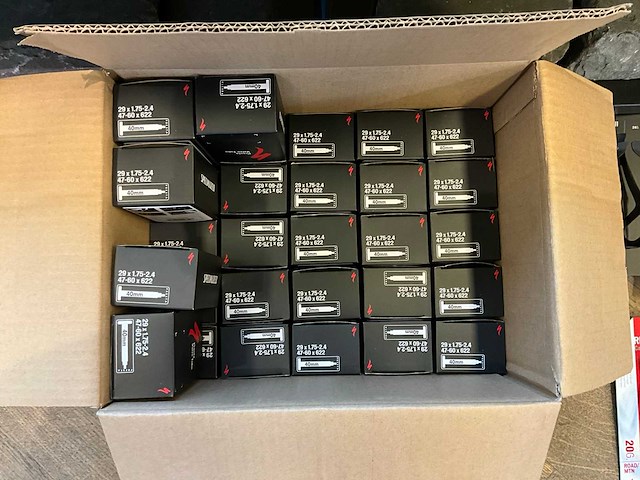 Specialized presta 29x1.75-2.4 47-60x622 ventiel 40mm binnenband (27x) - afbeelding 4 van  4