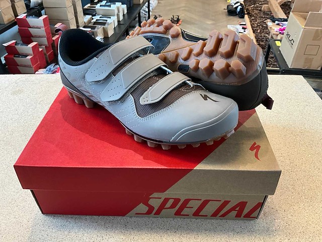 Specialized recon 1.0 fietsschoen - maat: 44 - afbeelding 1 van  6