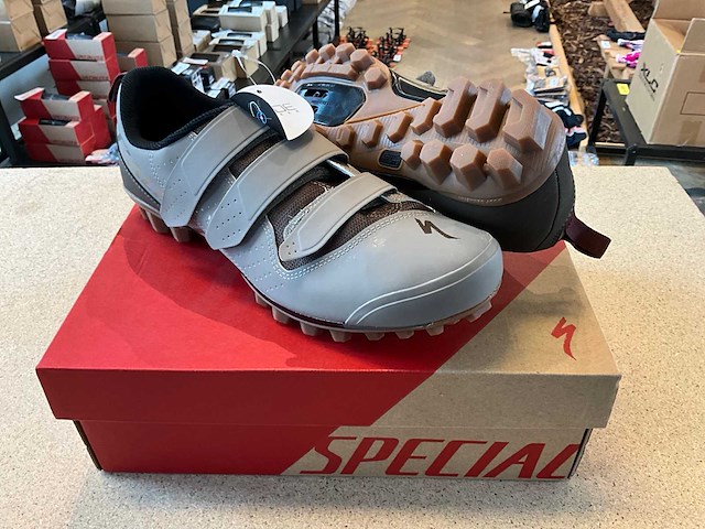 Specialized recon 1.0 fietsschoen - maat: 44 - afbeelding 1 van  5