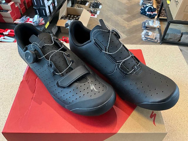 Specialized recon 1.0/2.0 fietsschoen - maat: 44 - afbeelding 2 van  5