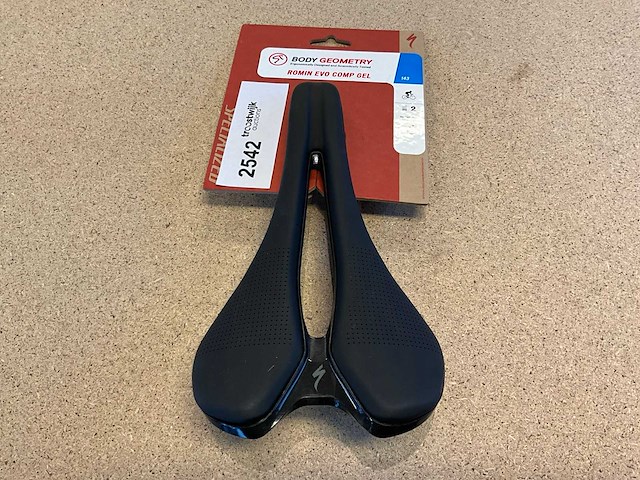 Specialized romin evo comp gel zadel - 143mm - afbeelding 1 van  3