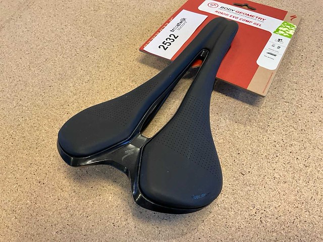 Specialized romin evo comp gel zadel - 155mm - afbeelding 2 van  3
