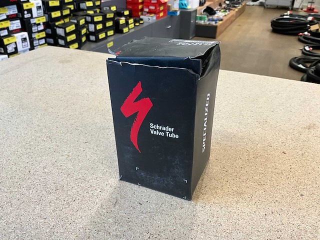 Specialized schrader 20x2.4-3.0 60-76x406 ventiel 32mm binnenband (4x) - afbeelding 1 van  3