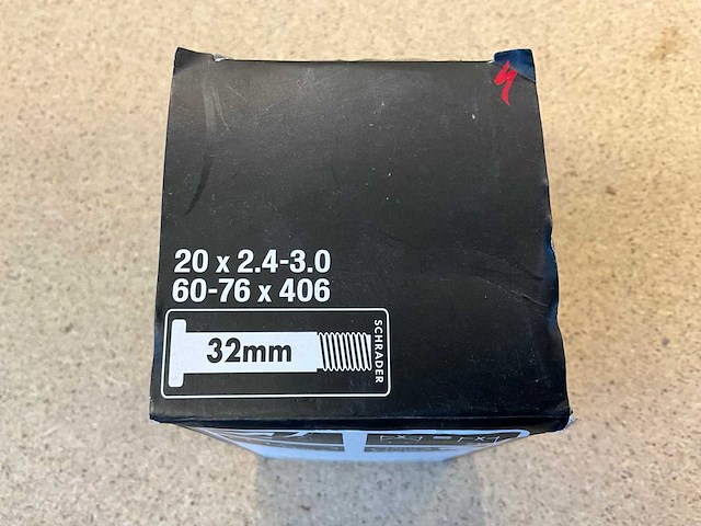 Specialized schrader 20x2.4-3.0 60-76x406 ventiel 32mm binnenband (4x) - afbeelding 2 van  3