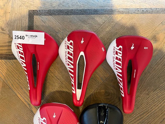 Specialized test fietszadel (5x) - afbeelding 1 van  4