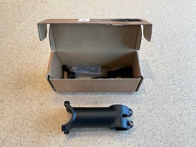 Specialized vado stem with display en light mount 31.8x90 7d - afbeelding 1 van  4