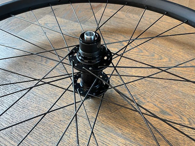 Specialized wiel 584x30 - afbeelding 2 van  3