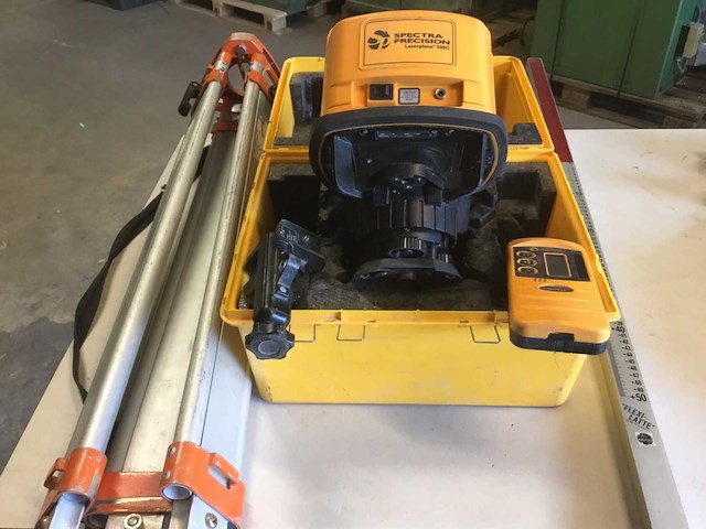 Spectra precision 500 c bouwlaser - afbeelding 1 van  4