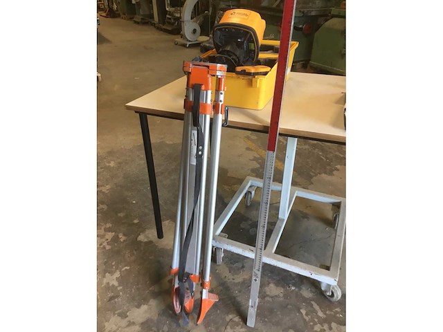 Spectra precision 500 c bouwlaser - afbeelding 4 van  4