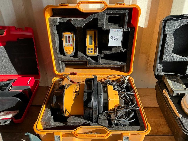 Spectra precision laserplane 1145 bouwlaser - afbeelding 1 van  3