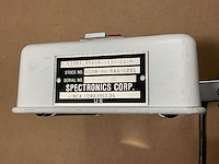 Spectroline ultraviolet light - afbeelding 3 van  4