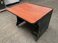 Spectrum ecs 36” leavenworth desk (2x) - afbeelding 1 van  3