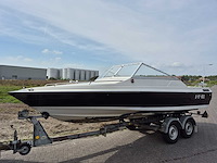 Speedboot met riba trailer