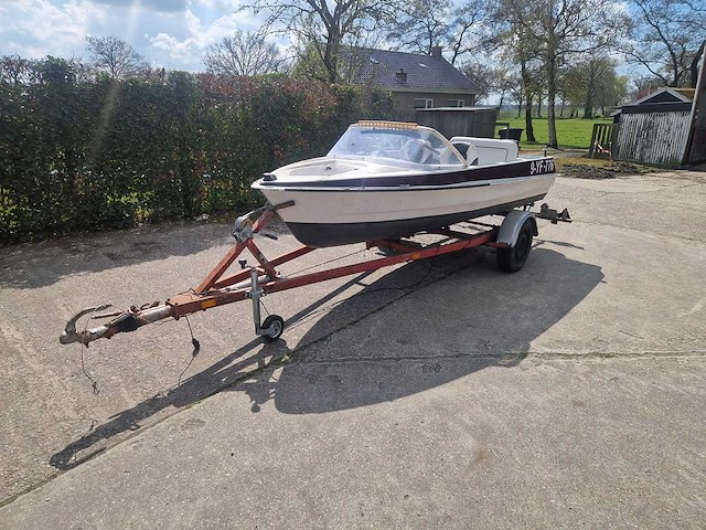 Speedboot met trailer - afbeelding 1 van  9