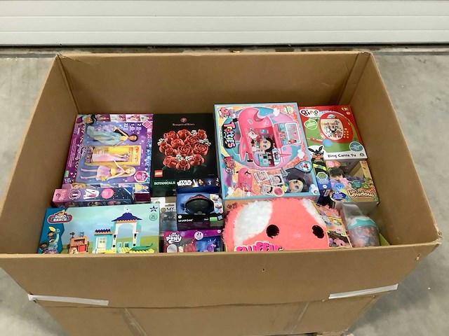 Speelgoed - o.a lego , star wars en pokemon - afbeelding 1 van  8