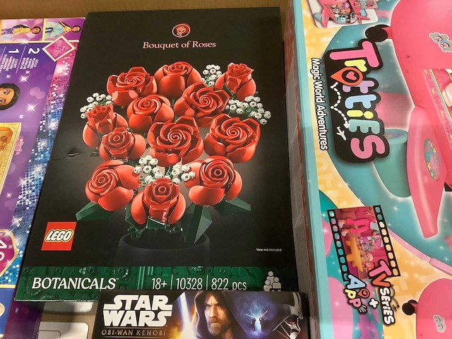 Speelgoed - o.a lego , star wars en pokemon - afbeelding 3 van  8