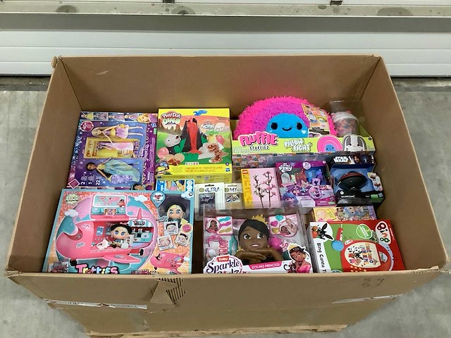 Speelgoed o.a lego, star wars en pokemon - afbeelding 1 van  8