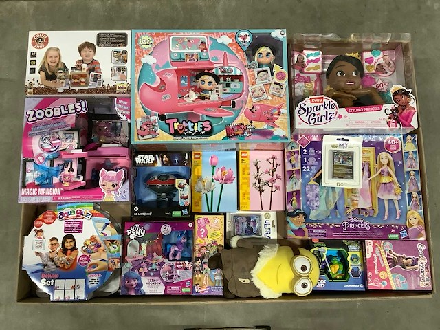 Speelgoed o.a lego, star wars en pokemon - afbeelding 1 van  6