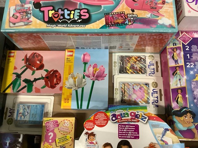 Speelgoed o.a lego, star wars en pokemon - afbeelding 2 van  7