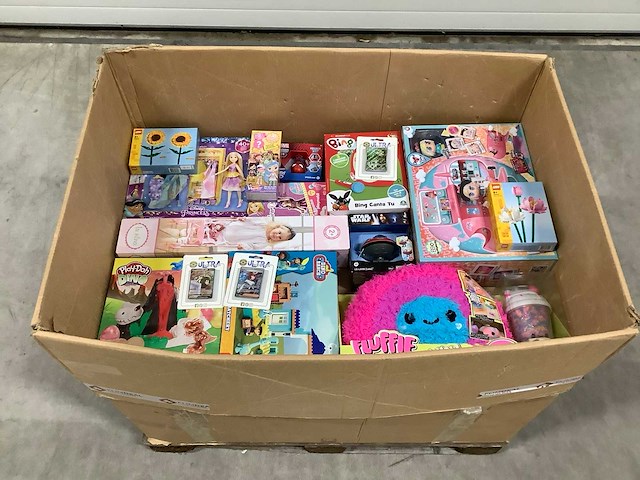 Speelgoed o.a lego, star wars en pokemon - afbeelding 1 van  8