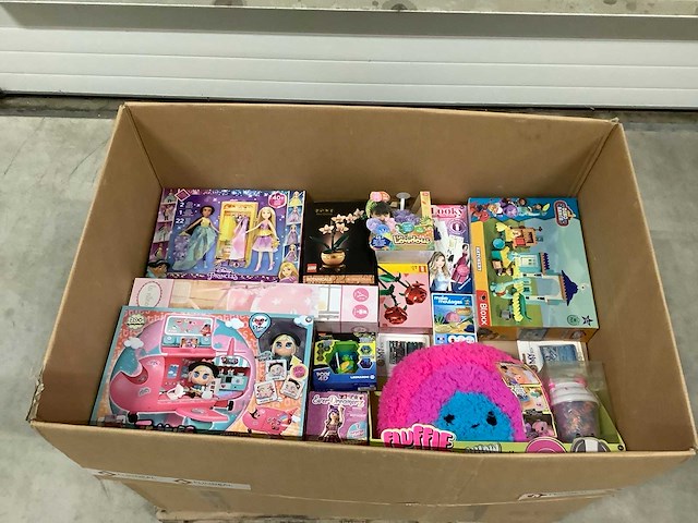 Speelgoed o.a lego, star wars en pokemon - afbeelding 1 van  7